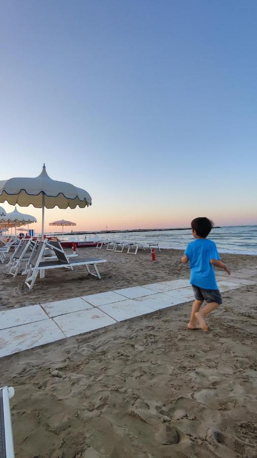 100 Mt Dal Mare - On The Beach - Wifi - Clima Relax For Family Порто-Сан-Джорджо Екстер'єр фото